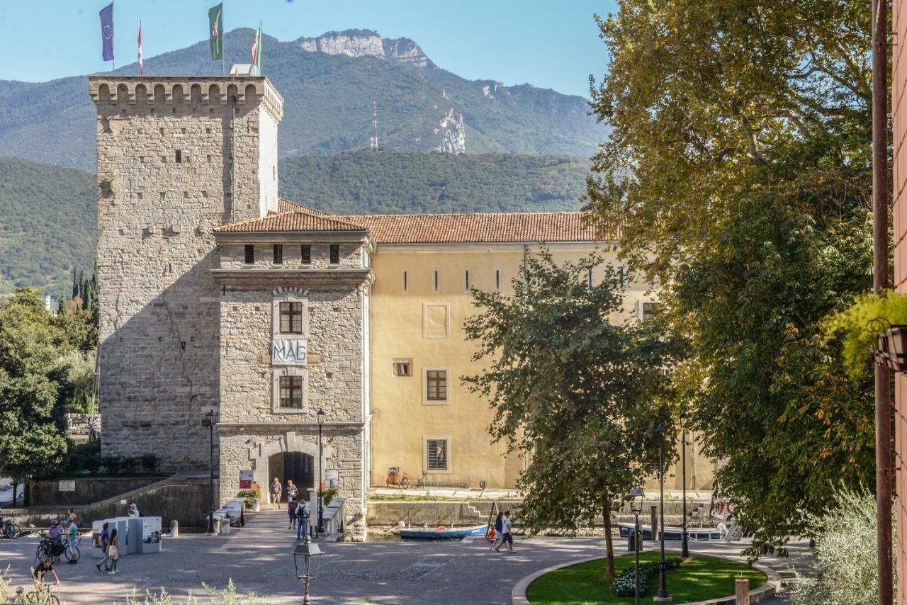 Queen Of The Lake Apartment Riva del Garda Exterior photo